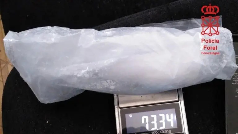 Parte de la droga incautada en la bajera. POLICÍA FORAL