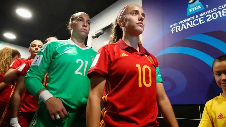 Maite Oroz con el número 10 de la selección española sub-20. FNF.