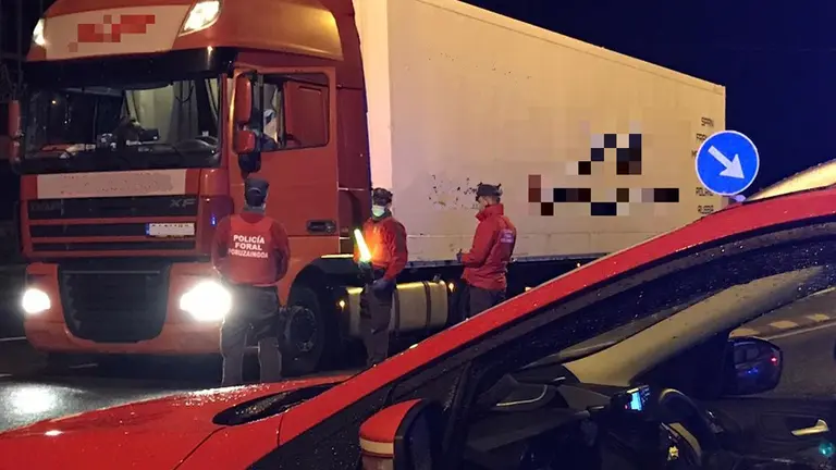 Un camionero detenido por la Policía Foral en Baztán. POLICÍA FORAL
