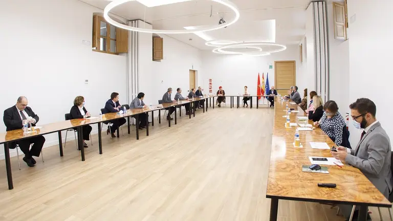 Encuentro de la presidenta Chivite con el personal investigador que trabaja en diez proyectos para combatir los efectos del COVID-19. - GOBIERNO DE NAVARRA