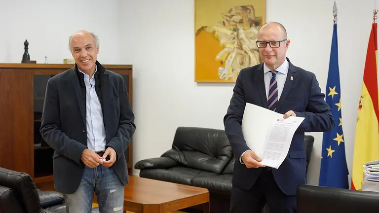 El presidente del Consejo Escolar de Navarra, Manuel Martín, y el consejero de Educación, Carlos Gimeno - GOBIERNO DE NAVARRA.