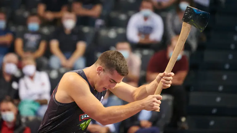 Iker Vicente bate el record en el corte de troncos kanaerdikos. 14 troncos de 54 pulgadas. PABLO LASAOSA
