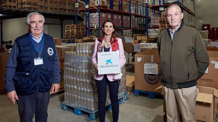 Visita de Isabel Moreno, de CaixaBank, al Banco de Alimentos de Navarra CEDIDA