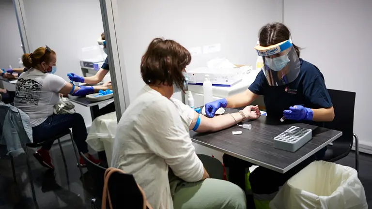 Realización de test serológicos para sanitarios y sociosanitarios en REFENA. PABLO LASAOSA