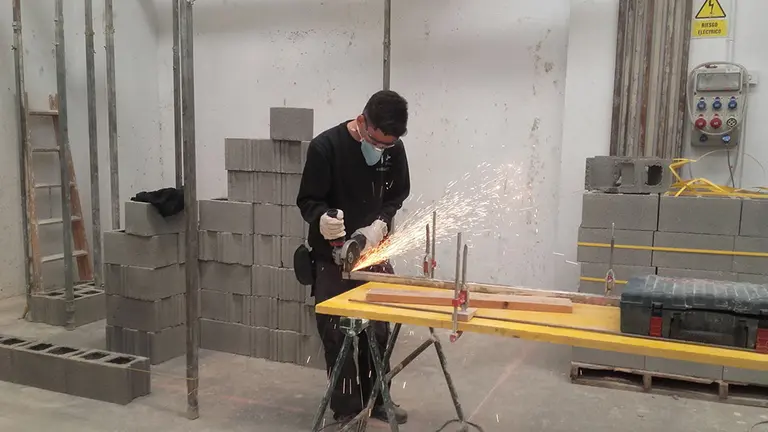 Alumno de una escuela taller de Pamplona. AYUNTAMIENTO DE PAMPLONA