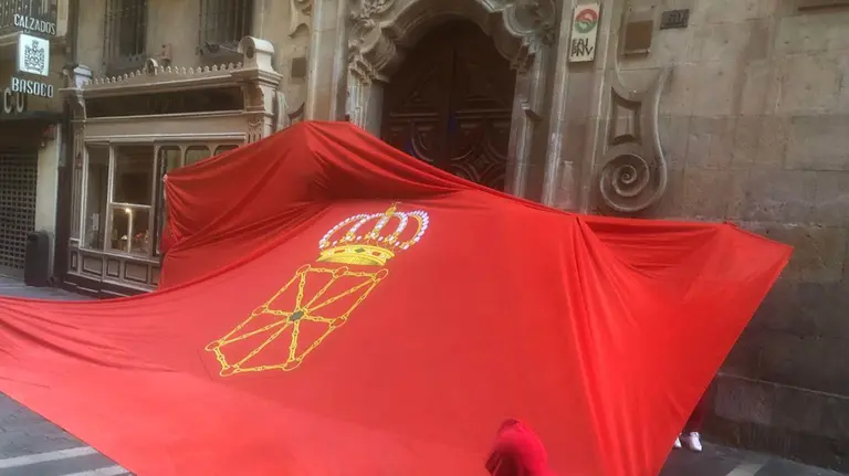 Acto de Banderazo en la sede del PNV en Pamplona CEDIDA