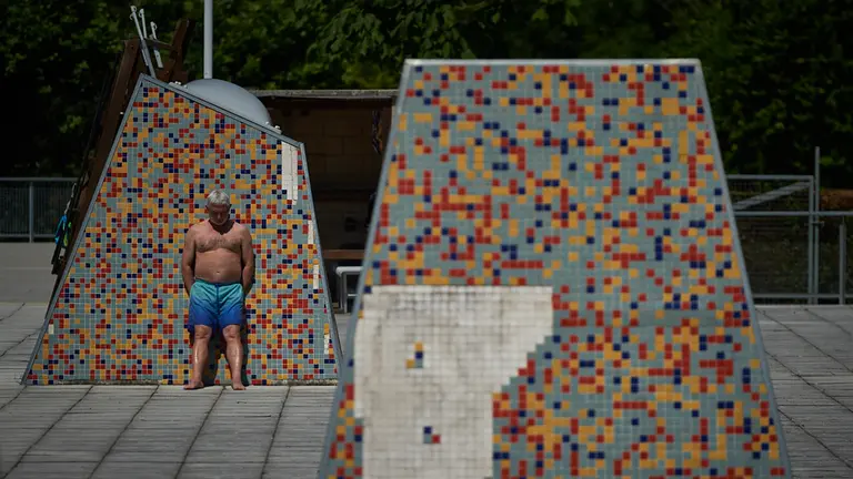 Reapertura de las piscinas de Aranzadi con el 75% de aforo para la temporada de verano. MIGUEL OSÉS