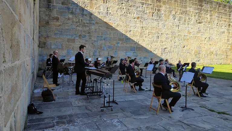 Miembros de la banda de La Pamplonesa durante un concierto en la Ciudadela. AYUNTAMIENTO DE PAMPLONA