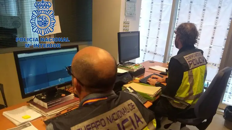 Investigadores de delitos tecnologicos de Pamplona POLICÍA NACIONA