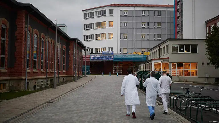 Personal sanitario en el Complejo Hospitalario de Navarra | EUROPA PRESS