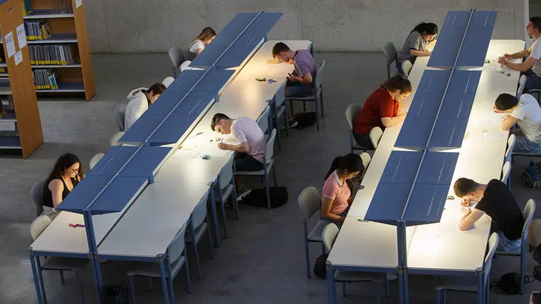El aulario y la biblioteca de la Universidad Pública de Navarra (UPNA) acogen los exámenes de la EvAU de 2020 en Pamplona. FOTO UPNA (4)
