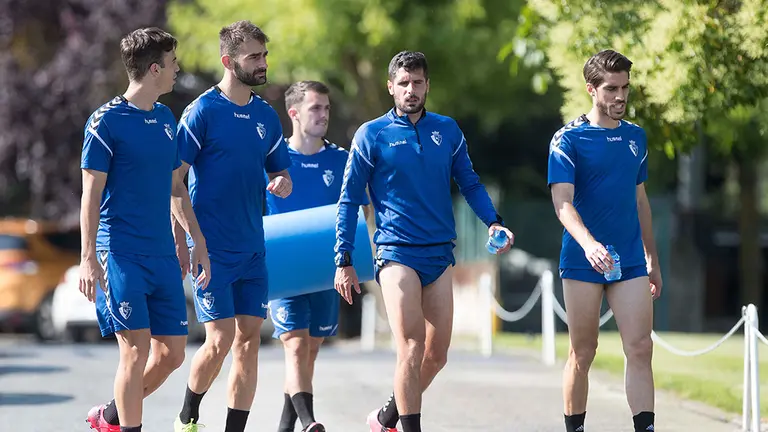 Jugadores rojillos en las instalaciones deportivas de Tajonar. CA Osasuna.