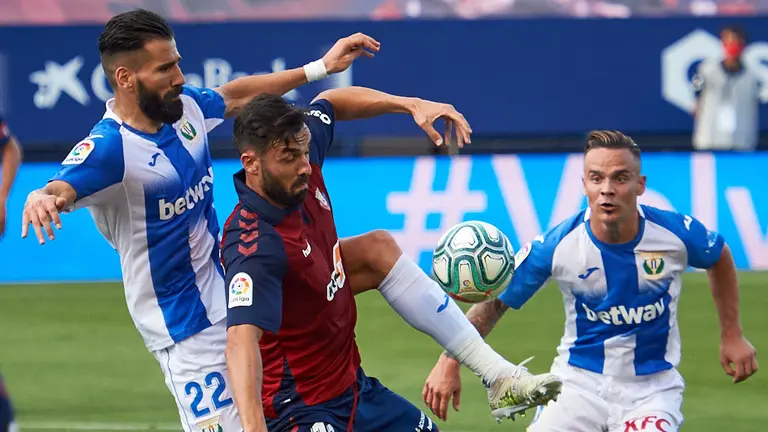 Partido de futbol entre Osasuna y Leganés correspondiente a la jornada 32 jugado en el estadio de El Sadar de Pamplona. MIGUEL OSÉS