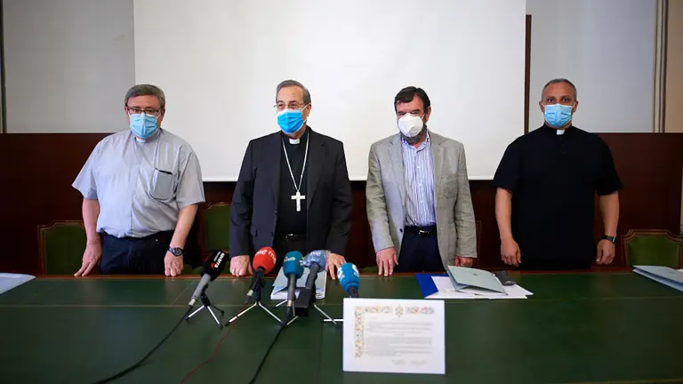 Presentación del programa de actos con motivo del Año Santo Jubilar para la Colegiata de Roncesvalles. Intervendrán el arzobispo de Pamplona, Francisco Pérez; el prior de la Colegiata de Roncesvalles, Bibiano Esparza; y el presidente de la Asociación de Amigos de la Colegiata de Roncesvalles, Juan Ramón Corpas. MIGUEL OSÉS