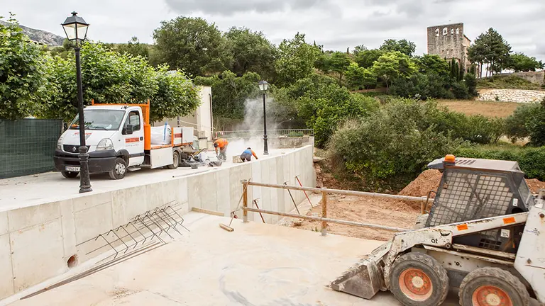 Obras de reforma del muro de contención de la plaza de Azuelo GOBIERNO DE NAVARRA