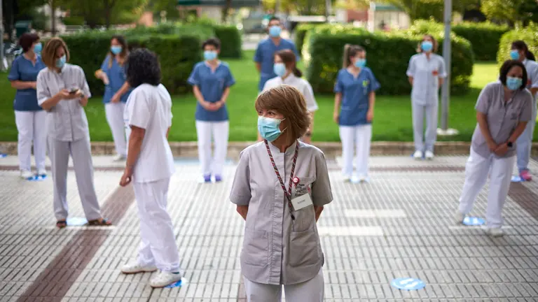 El Colegio de Enfermería organiza un acto de homenaje a los fallecidos por Covid-19 y de agradecimiento a los colaboradores en las iniciativas solidarias frente a la pandemia. MIGUEL OSÉS