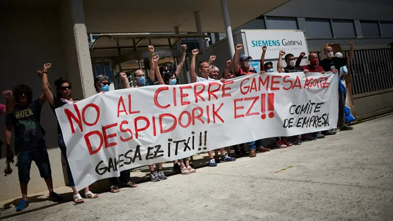 Rueda de prensa del comité de empresa la planta de Siemens Gamesa por el cierre de la fábrica de Aoiz. PABLO LASAOSA