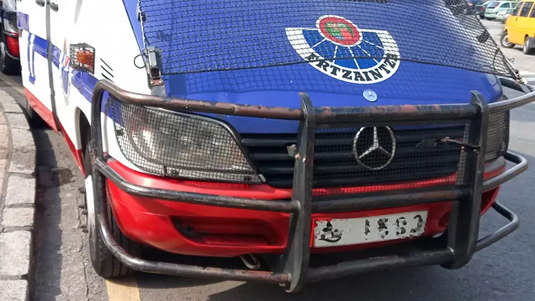 Vehículo de la Ertzaintza.

Vehículo de la Ertzaintza.

  (Foto de ARCHIVO)

23/5/2019