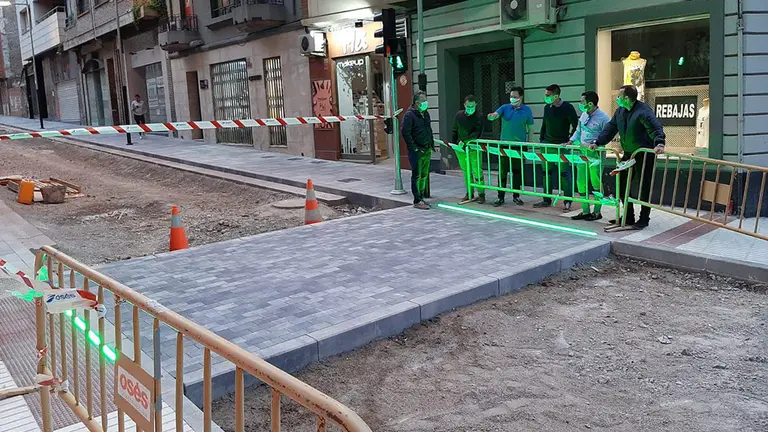 El Ayuntamiento de Tudela instala uno de los tres semáforos inteligentes previstos en el centro de la ciudad. AYUNTAMIENTO DE TUDELA