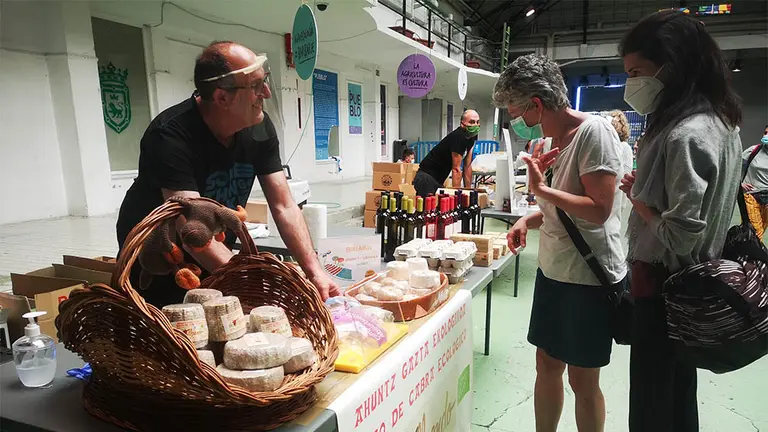 La cuarta edición del EKOmercado vuelve a la estación de autobuses. Cedida