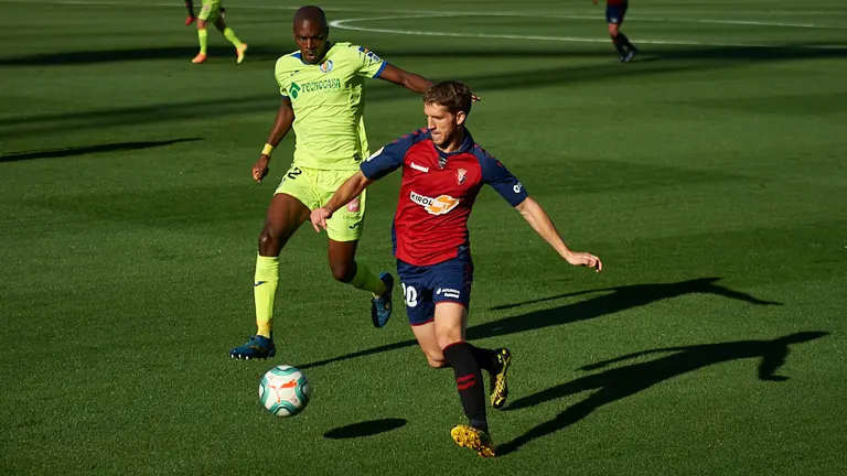 Darko Brasanac en el partido entre Osasuna y Getafe correspondiente a la jornada 34 de la liga jugado en El Sadar de Pamplona. MIGUEL OSÉS