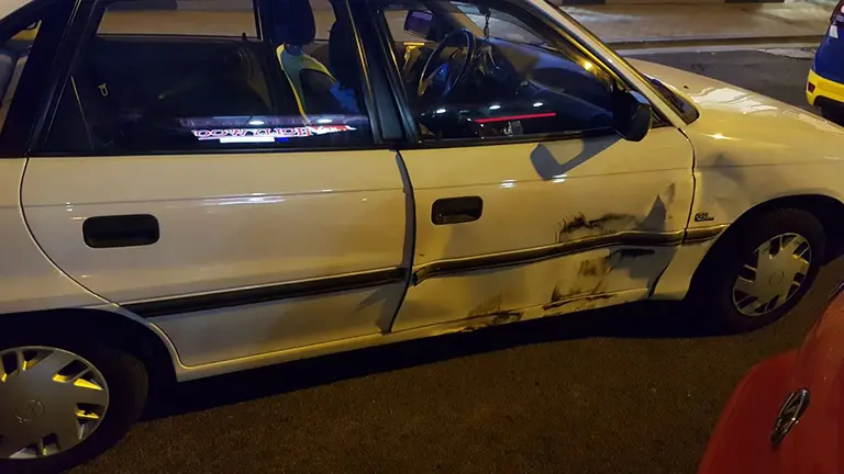 Conductor sin carné sufre un accidente en la plaza de Merindades de Pamplona. POLICÍA MUNICIPAL