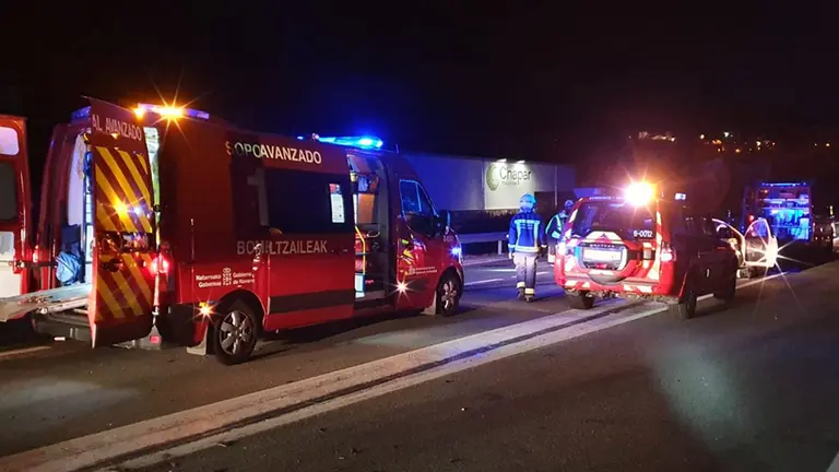 Accidente de tráfico entre dos vehículos en Tiebas BOMBEROS DE NAVARRA