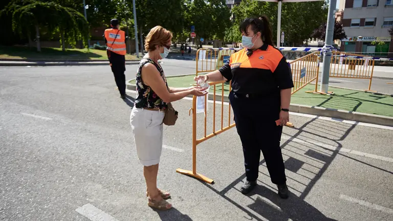 El mercadillo de Tudela sigue abierto durante el rebrote de coronavirus en la misma localidad. PABLO LASAOSA