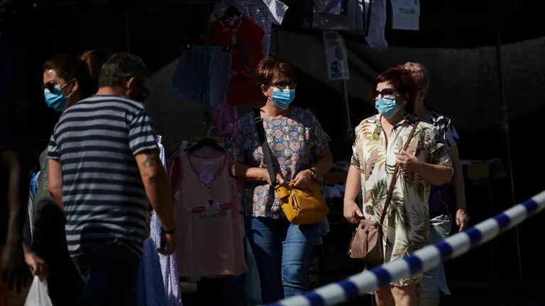 El mercadillo de Tudela sigue abierto durante el rebrote de coronavirus en la misma localidad. PABLO LASAOSA