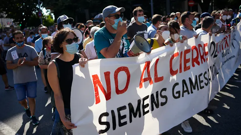 Manifestación en Pamplona para protestar en contra del cierre de la planta de Siemens Gamesa de Aoiz. PABLO LASAOSA