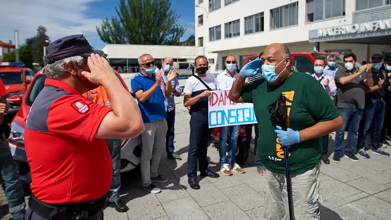 Damián, Policía Foral, sale del Hospital de Navarra despues de estar 60 días ingresado por coronavirus. MIGUEL OSÉS