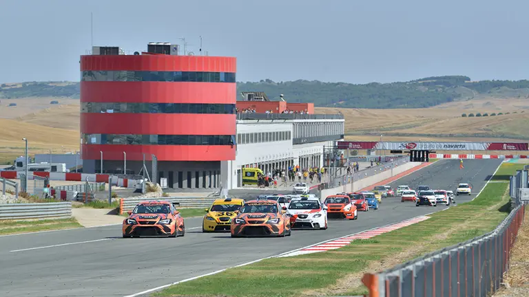 Prueba de automovilismo en el circuito de Navarra en Los Arcos. Cedida.