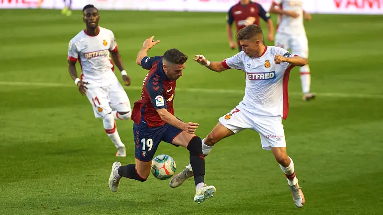 Partido entre Osasuna y Mallorca correspondiente a la jornada número 38 jugado en el estadio de El Sadar de Pamplona. MIGUEL OSÉS