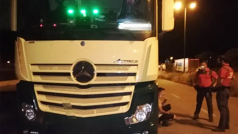 Detenido en Tafalla un camionero por dar postivo en alcohol y drogas y con requisitoria judicial POLICÍA FORAL