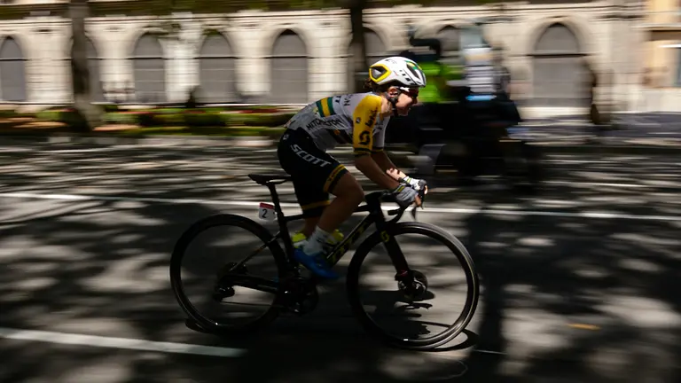 Segunda carrera de la Clásica Féminas de Navarra de ciclismo. PABLO LASAOSA