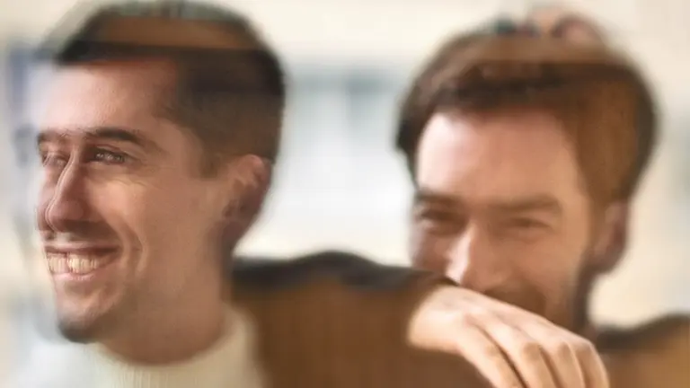 Una parte de la portada del nuevo CD del navarro Eloy Orzaiz con el violinista Naaman Sluchin. CEDIDA