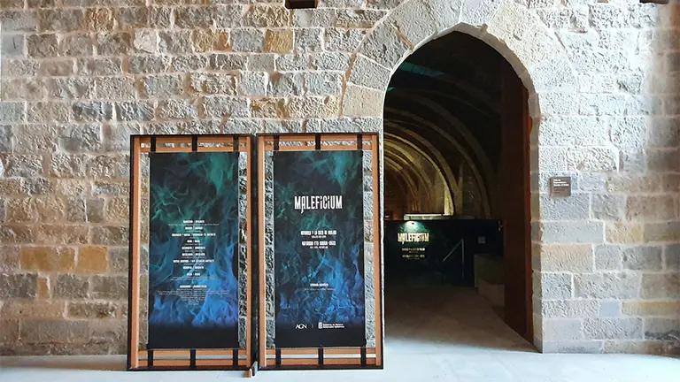 Entrada a  la exposición “Maleficium. Navarra y la caza de brujas (siglos XIV-XVII)” en el Archivo de Navarra. CEDIDA