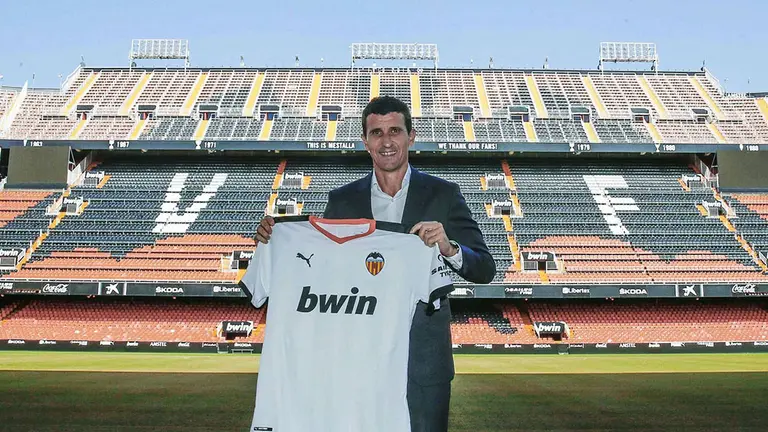 El navarro Javi Gracia, presentado como nuevo entrenador del Valencia. VALENCIA CF