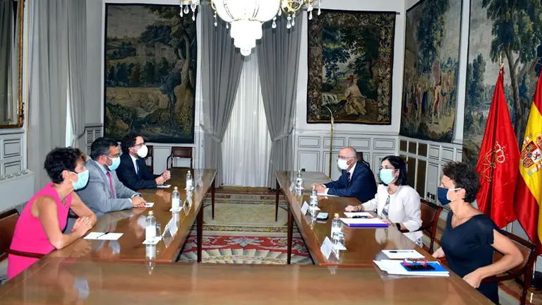 Reunión entre los gobiernos de España y Navarra para avanzar en el traspaso de competencias GOBIERNO DE ESPAÑA