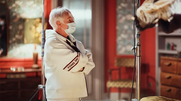 La directora Mar Targarona durante el rodaje de la película 'Dos', que se ha realizado por completo en Navarra. CEDIDA