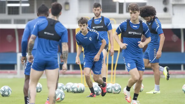 Varios jugadores de Osasuna entrenando en Tajonar. CLUB ATLÉTICO OSASUNA