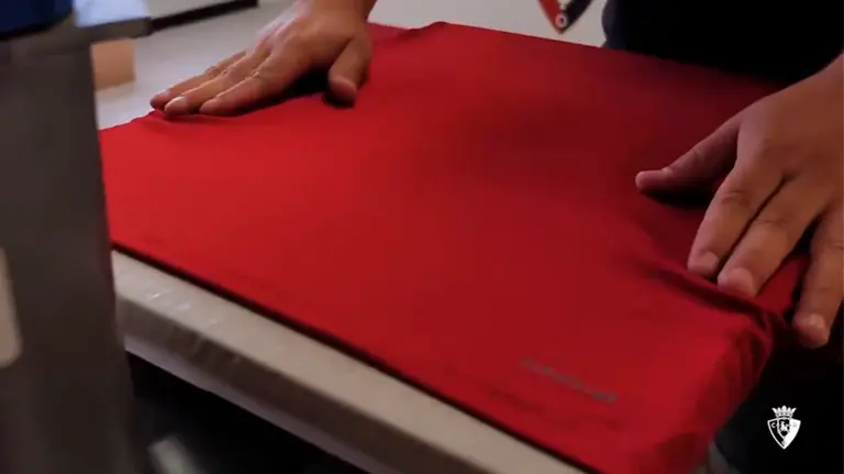 Fragmento del vídeo con el que Osasuna ha anunciado sus nuevas equipaciones