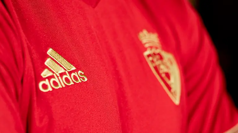 Nuevas equipaciones de Osasuna para la temporada de su centenario CA OSASUNA (3)