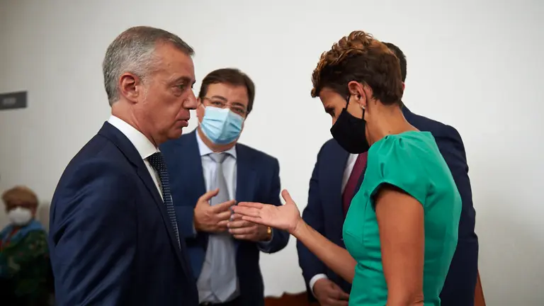 Íñigo Urkullu, presidente del País Vasco, junto a María Chivite durante la XXI Conferencia de Presidentes. PABLO LASAOSA
