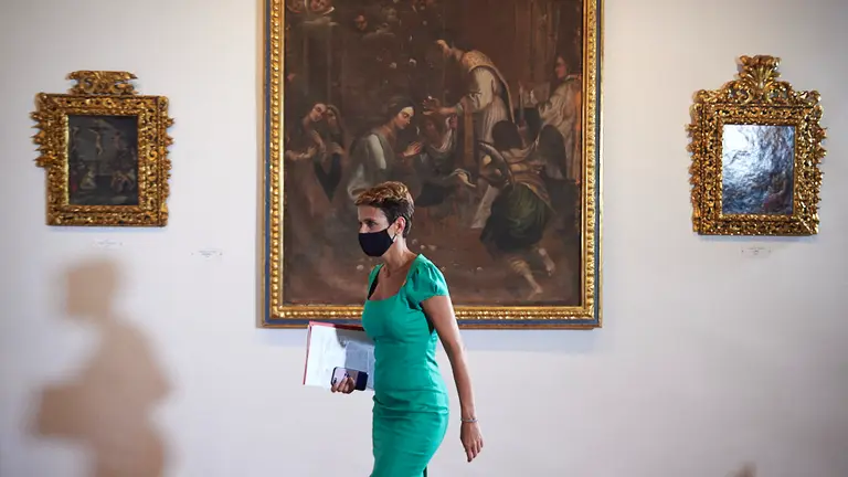 La presidenta del Gobierno de Navarra, María Chivite, en rueda de prensa durante la XXI Conferencia de Presidentes. PABLO LASAOSA