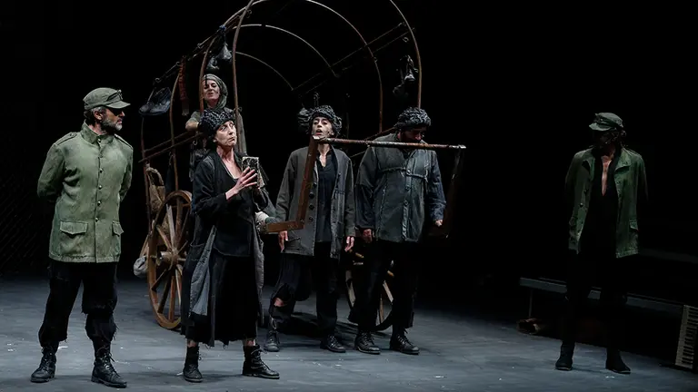 Un momento de la obra 'Madre Coreja' del Festival de Teatro de Olite GOBIERNO DE NAVARRA