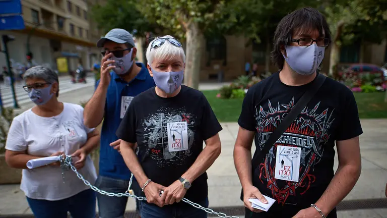 Los trabajadores de Gamesa Aoiz protestan por el cierre de la fábrica. MIGUEL OSÉS