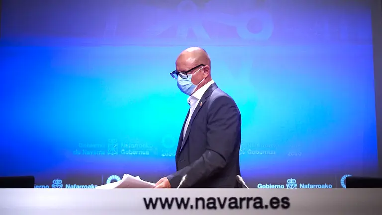 El consejero de Educación, Carlos Gimeno, comparece en rueda de prensa para presentar el protocolo de prevención y organización para el desarrollo de la actividad educativa en los centros de primer ciclo de Educación Infantil para el Curso 2020-2021. PABLO LASAOSA
