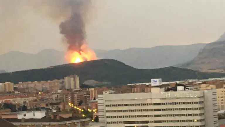 VIsta aérea del incendio originado por un rayo en Gazolaz. CEDIDA