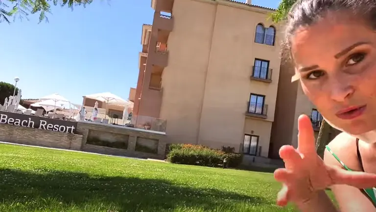 Verdeliss de vacaciones en un hotel de lujo en Punta Umbría. ARCHIVO